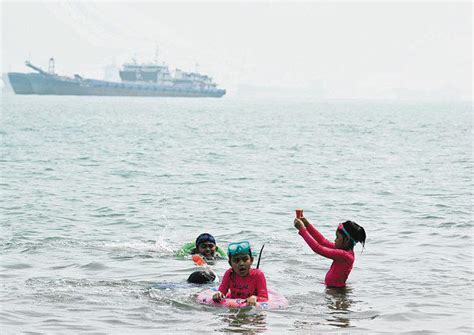 Some take precautions, others not daunted as haze returns | The Straits ...