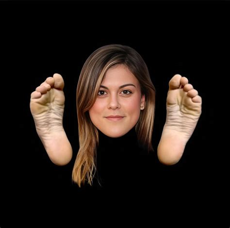 Feet and face of Lindsey Shaw by Humanknot on DeviantArt