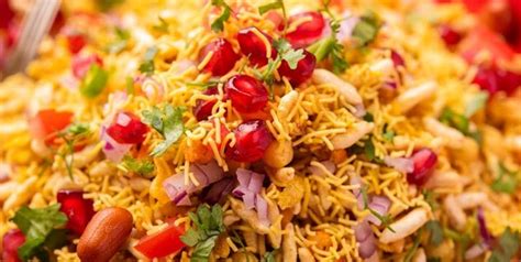 बंगाली ड‍िश झालमुड़ी की रेस‍िपी और फायदे | Bengali Jhal Muri Recipe ...