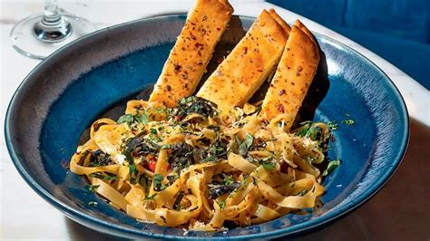 Open mic to stand-up comedy, explore these activities in Mumbai next week