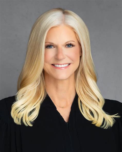 Tricia Dare formally sworn in as Oakland County Circuit Court judge ...