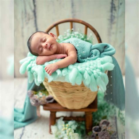 Windsor Chair – Madras Prop Store