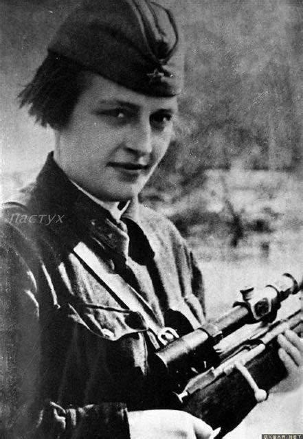 只打了一场仗，为何苏联的柳德米拉，就进入世界十大狙击手行列_战场