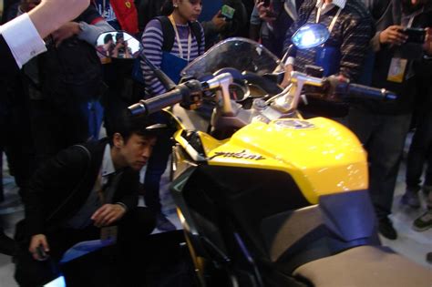 Bajaj Pulsar SS400 Pictures | Bajaj Pulsar SS400 Images and Photos in ...