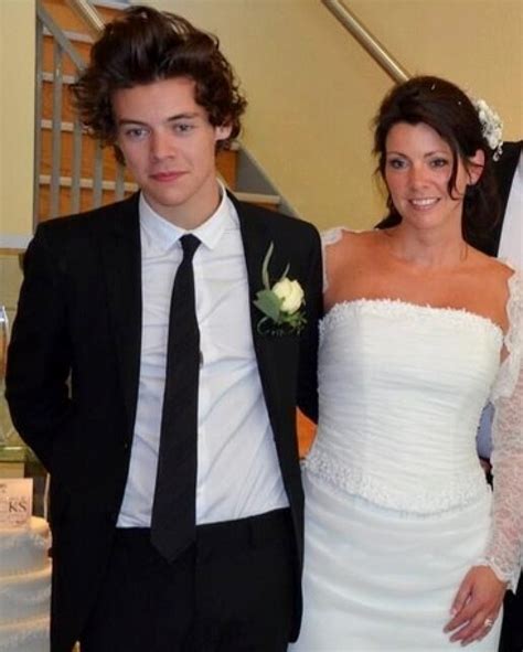 Harry Styles Is All Smiles As Best Man At His Mum Anne Cox's Wedding ...