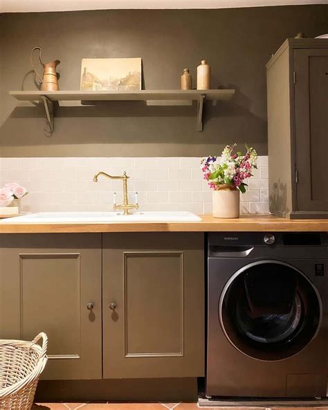 27 Laundry Room Backsplash Ideas to Make the Room Sparkle