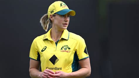 Ellyse Perry smashes record! Becomes first Australian woman cricketer ...