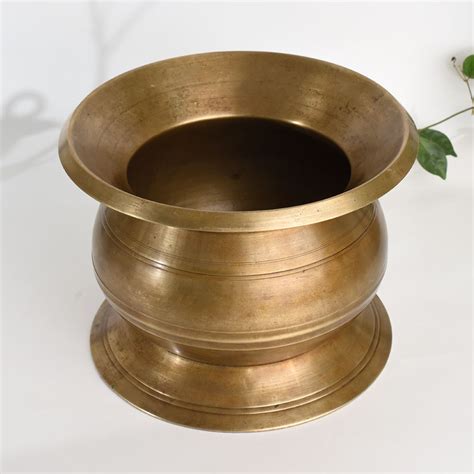 Indianshelf Brass Hammered Traditional Water Bowl Medium Gold Finish