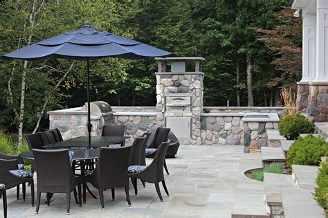Outdoor Kitchens & Fireplaces - Landscape Logic