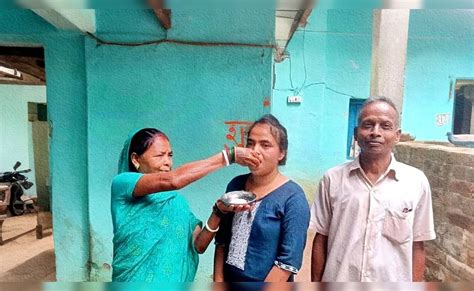 JPSC की परीक्षा में पास हुई तो मुंह मीठा करने के नहीं थे पैसे, चीनी ...