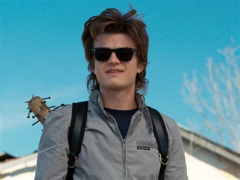 Joe Keery Height Weight Body Stats Age Family Facts