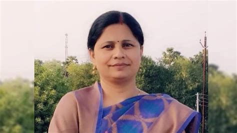 फ्लाइंग किस विवाद: कौन हैं नीतू सिंह जिनका बयान हो रहा वायरल, बोलीं ...