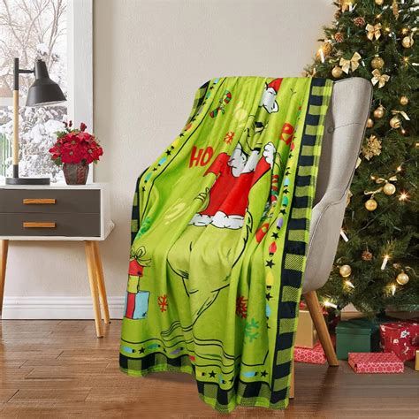Amazon.com: 4 Pack Christmas Blankets Throws,50"x 60" Green and Red ...