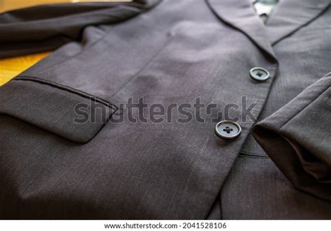 Black Cardigan Business Suit 的图像结果