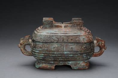 故宫博物院最重要的三件殷商青铜器，是三个卣，都与商纣王有关_铭文_王朝_时期