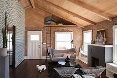 schlafzimmer landhausstil modern glass and metal addition transforms 1920s bungalow in schlafzimmer landhausstil modern glass and metal addition transforms 1920s bungalow in