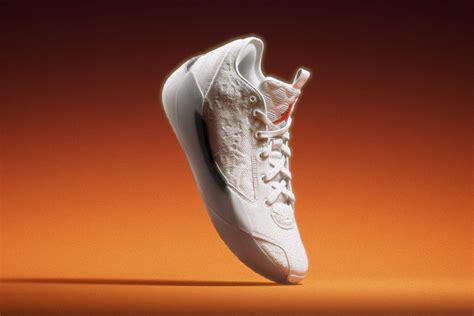 Meet Michael Jordan's newest signature shoe: the Air Jordan XXXIX . Nike CA