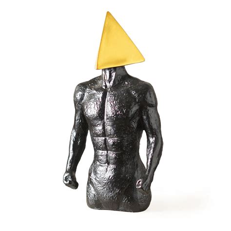 Geometric Marvel: MuscleCraft Accent – The Artment