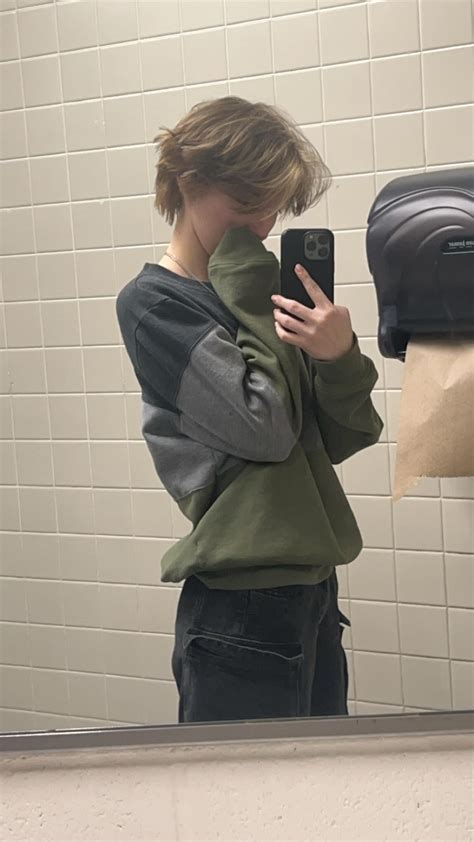 Trans guy here, gotta rep the trans twinks lmao : r/transpositive