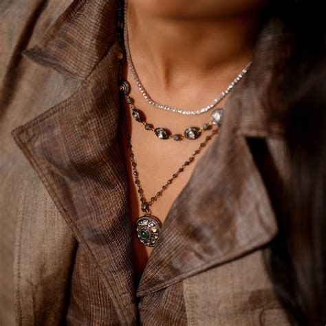 Jaipur Gold Silver Uncut Diamond and Emerald Pendant Necklace – Moi ...