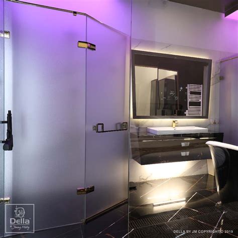 Della By Jimmy Mistry