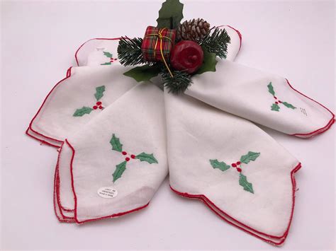 Christmas Cloth Napkins, 6 Vintage Holly cloth napkins red edging ...