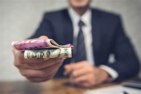 India's Top 10 Highest Paid C-Suite Executives For FY2022