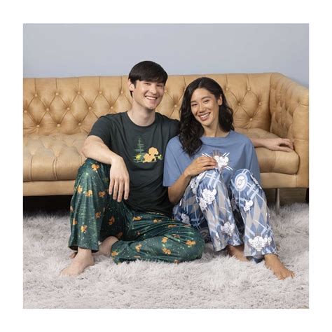 Vulpix Pokémon Sleepwear T-Shirt - Men | Pokémon Center Official Site