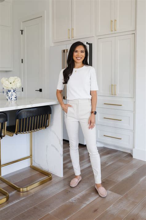 Business Attire Female 的图像结果