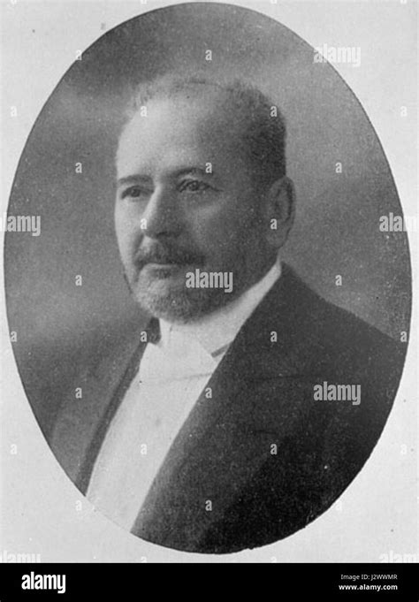 Innovation Black and White 的图像结果