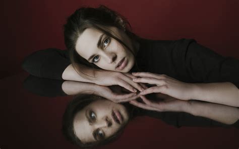 Download wallpaper girl, reflection, portrait, section girls in ...