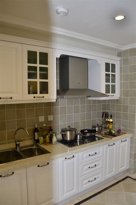 欧式风格小面积厨房白色橱柜装修效果图片 – 设计本装修效果图