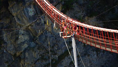 9 World's Highest Commercial Bungee Jumping Facilities - lifeberrys.com