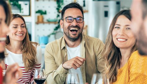 11 Things That Make You Instantly Likable - lifeberrys.com