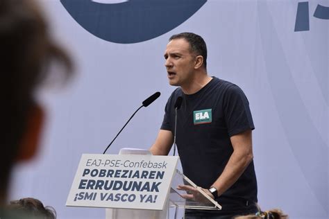 Miles de trabajadores y trabajadoras se movilizan a favor del salario ...