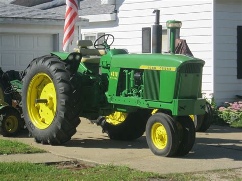 Observations in Agriculture: Restored John Deere 4010