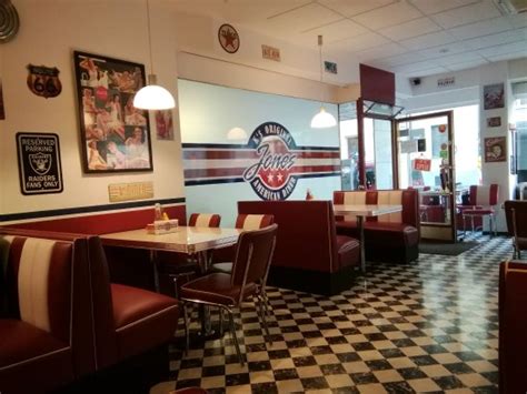 JONES - K'S ORIGINAL AMERICAN DINER, Munich - Menu, Prices & Restaurant ...
