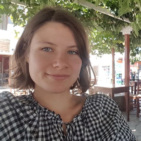 Lea - Drawing teacher - ₹1819/h