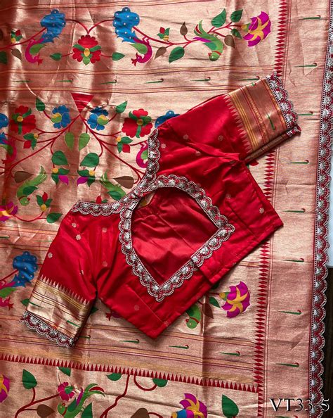 Banarasi pattu with Sequence and shown Paithani Muniya Borde work the