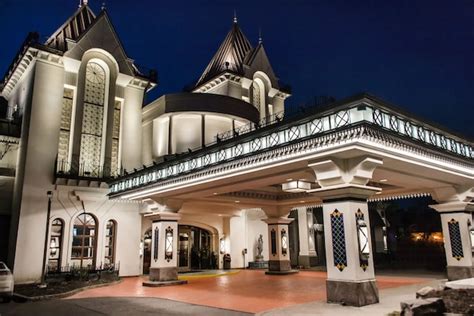 Hotels near Parc des Chutes-de-la-Chaudière in Lévis, Canada | www ...