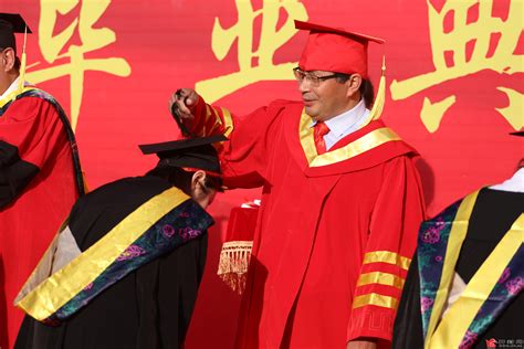 河南开封科技传媒学院举行毕业典礼暨学位授予仪式 - 大学 - 开封网