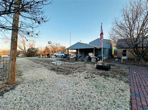 411 S 2nd St, Lincoln, KS | Bungalow For Sale - Wildlife Properties ...