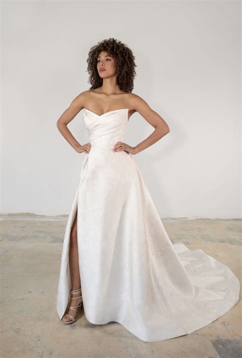 Martina Liana Luxe Bridal Dresses | La Belle Mariee