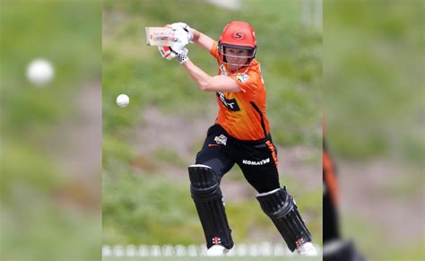 बेथ मूनी का नाम इतिहास के पन्नों में हुआ दर्ज, यह कारनामा करने वाली ...