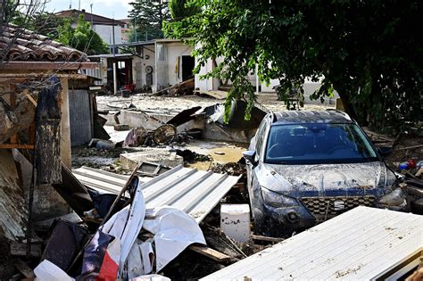 At Least 10 Dead, 4 Missing After 'Tsunami'-Like Flash Floods in Italy ...