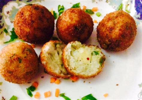 Leftover rice cheesy balls Recipe by santoshbangar - Cookpad