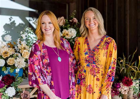 Pioneer Woman's Ree Drummond Models Her Fall Collection With Her Mom