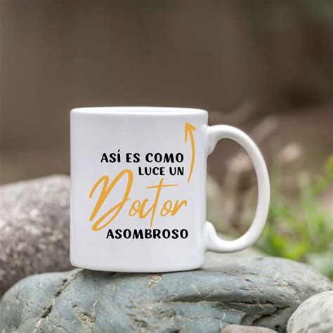 Taza para médico - Así es como luce un doctor asombroso - MiPropioCafe.com