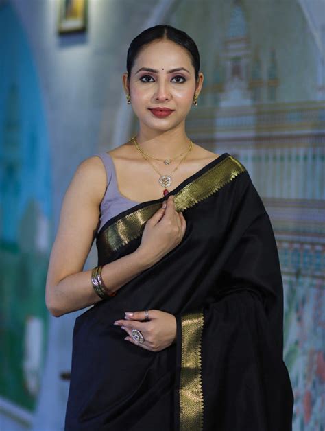 Buy Latest Black Sarees Online