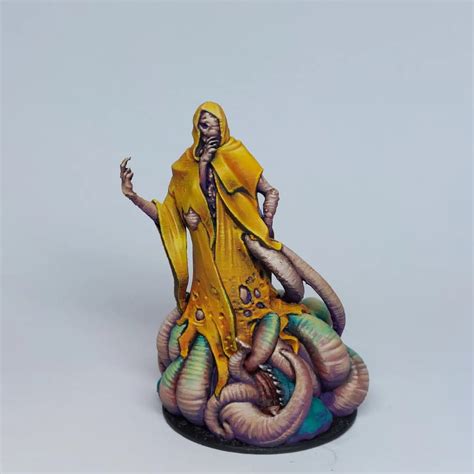 Fascinated by Robert W. Chambers the King in Yellow, i painted this mini as my own ...